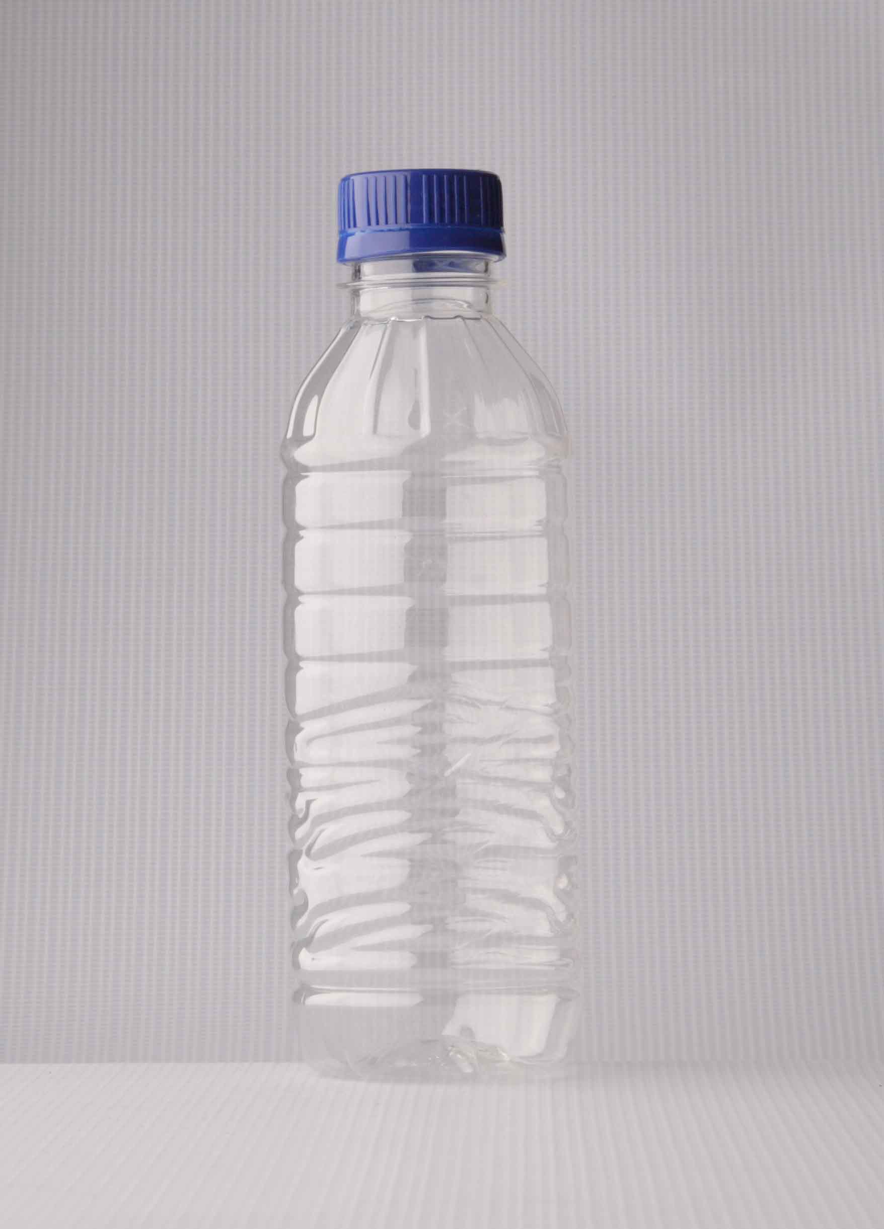  botol  air mineral sekarrheina